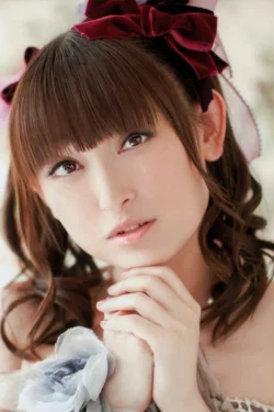 飯田里穂